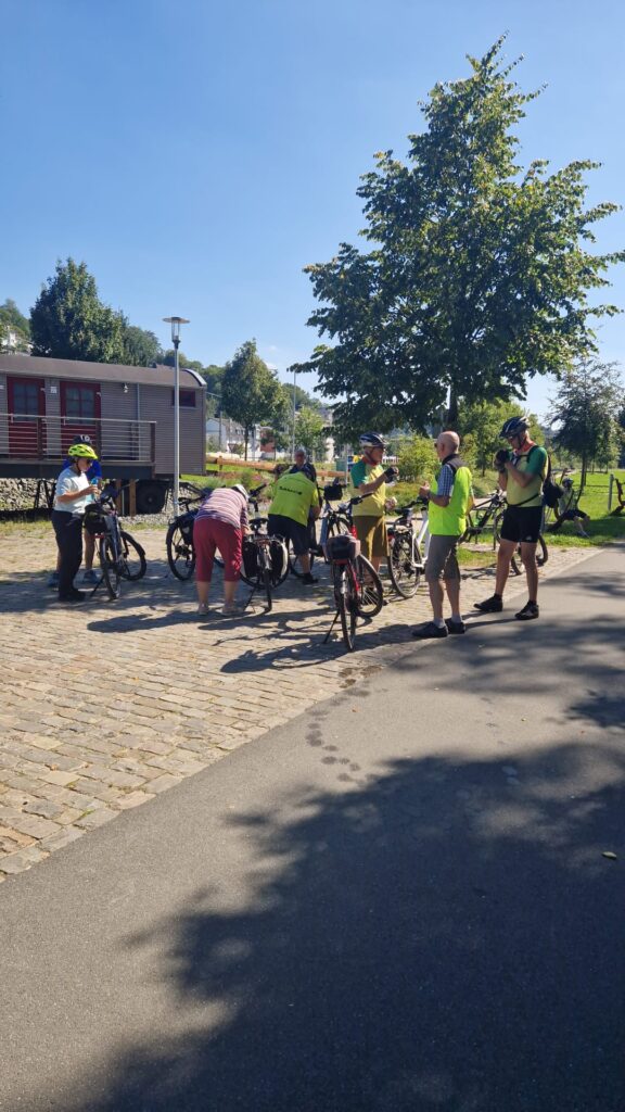 Pause bei der Radtour Sauerlandring