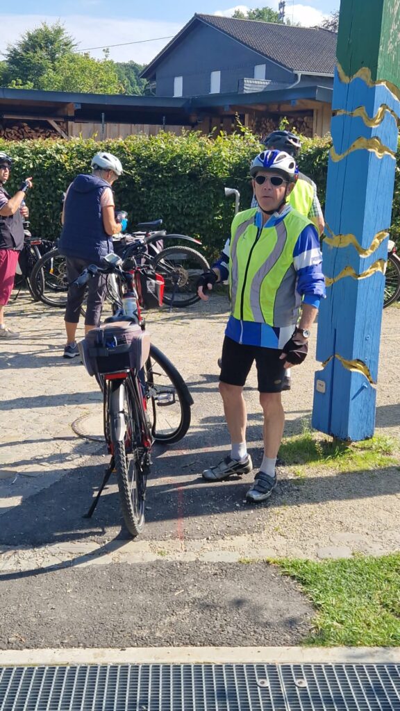 Pause bei der Radtour Sauerlandring